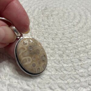 Unique TAN FOSSIL CORAL Handmade Sterling 925 Pendant/Chain #53E